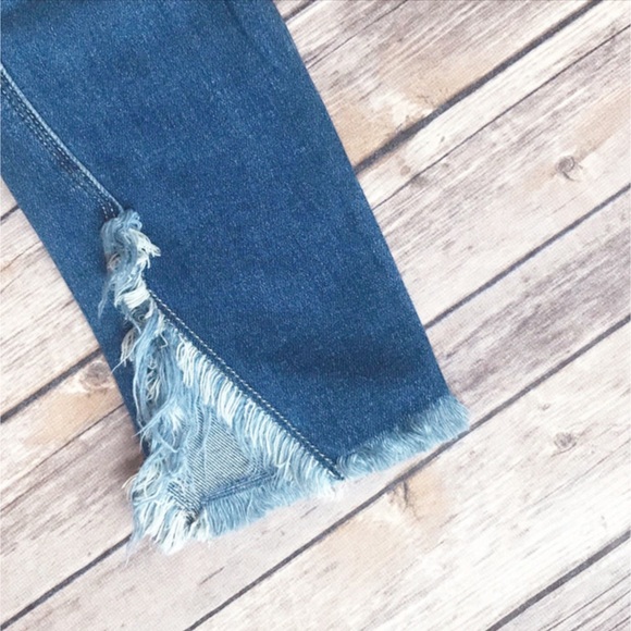 Kancan || High Rise Fringe Vented Hem Skinny Jeans Medium Wash - Picture 4 of 9